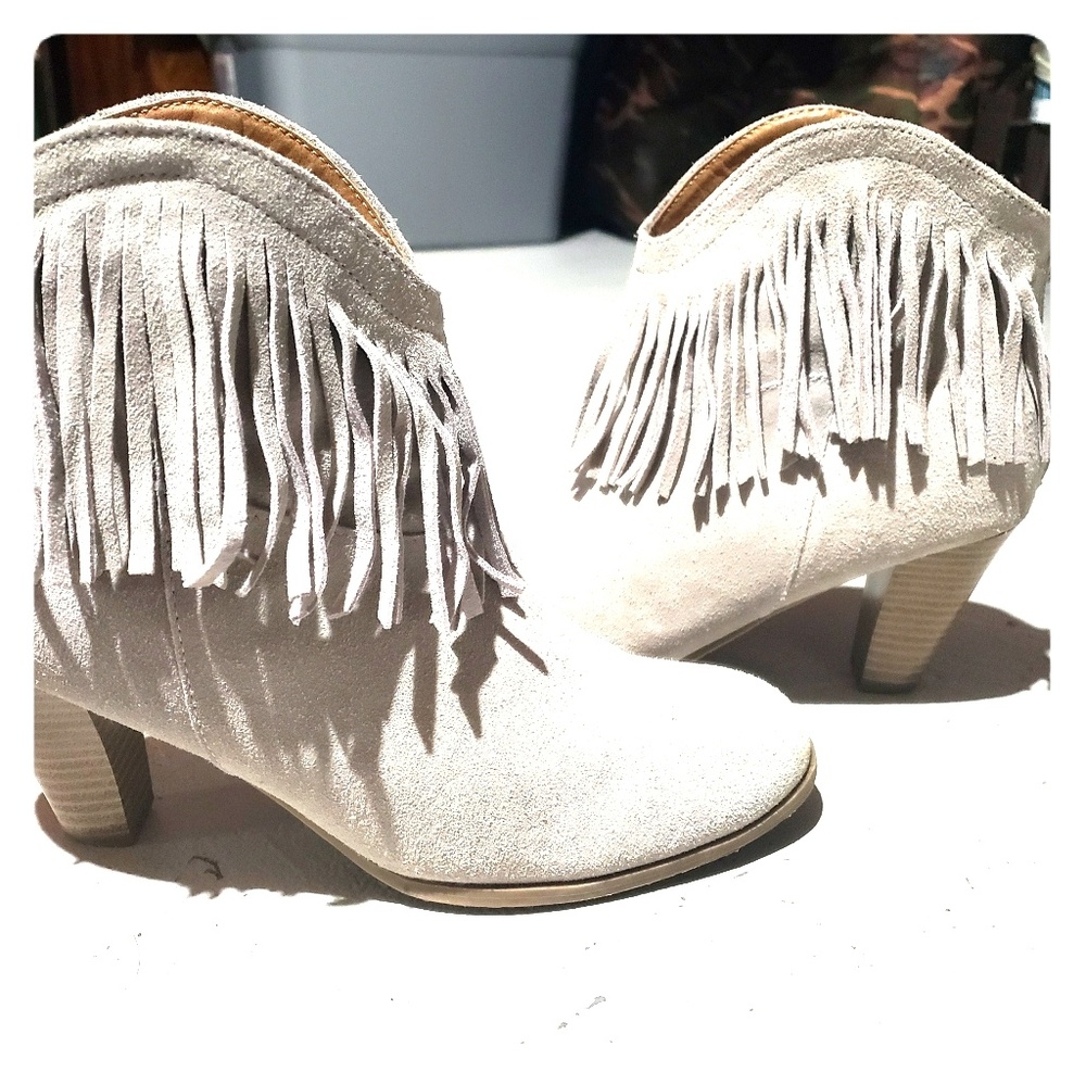 Fringed bootie